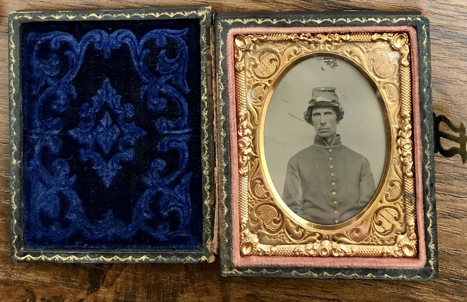 1/9 Tintype Civil War Soldier 1860s Photo in Case