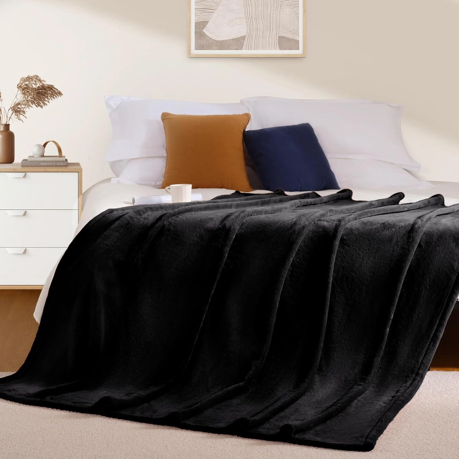 BEAUTEX Fleece Blanket Queen Size Super Soft Flannel Throw Blanket Lightweight Fuzzy Plush Blanket for Couch Sofa or Bed All Seasons (Black, 90" x 90")