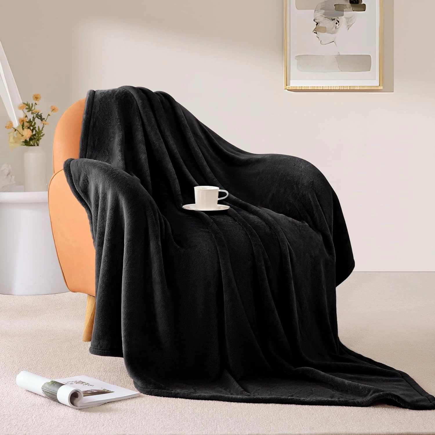BEAUTEX Fleece Blanket Queen Size Super Soft Flannel Throw Blanket Lightweight Fuzzy Plush Blanket for Couch Sofa or Bed All Seasons (Black, 90" x 90")