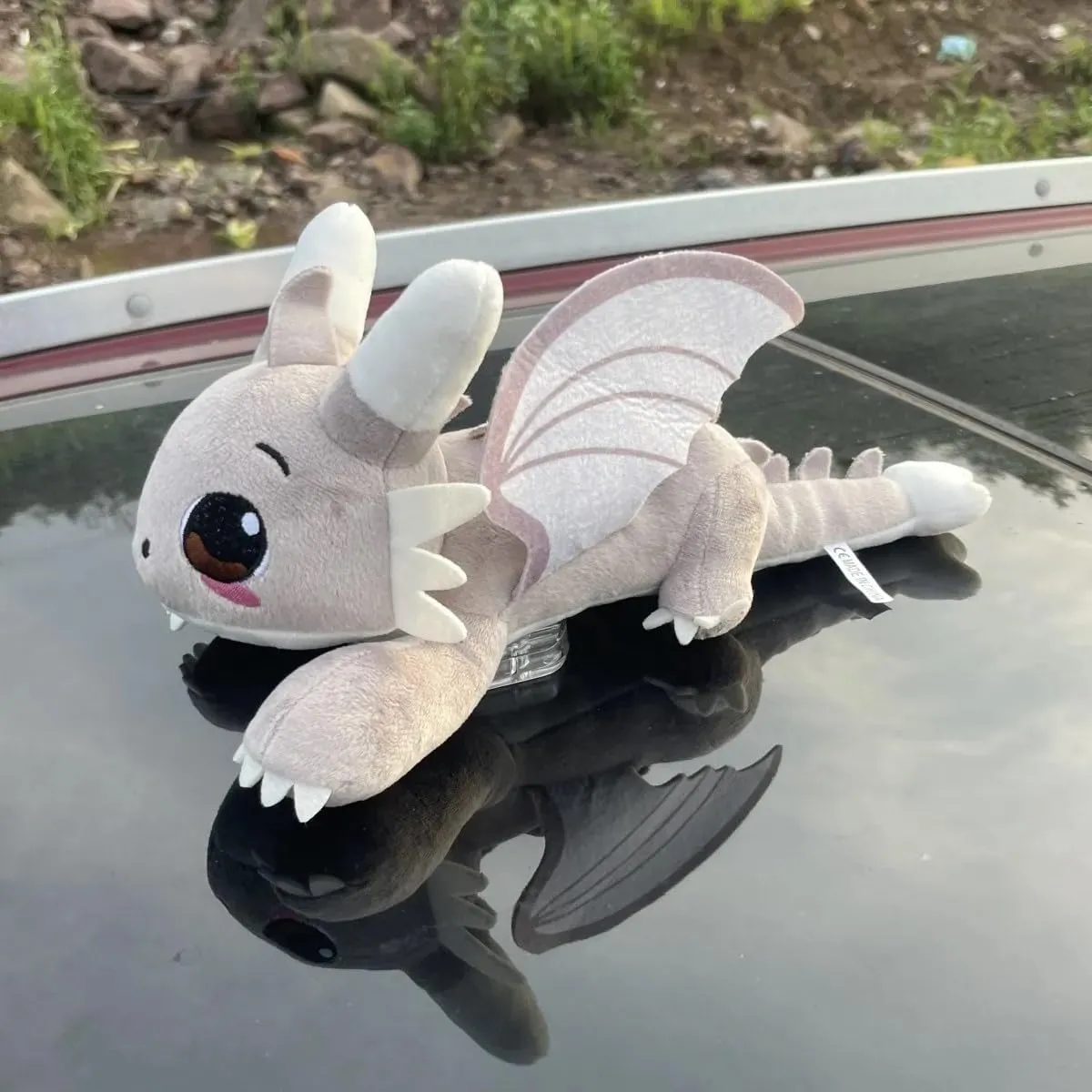 Car Accessory Little Flying Dragon Plush, Car Exterior Cool Car Roof Decoration Toy, Ornamen Accessories with Suction Cup, Flying Dragon Stuffed Plush Animal with Movable Wings-White 13 Inch
