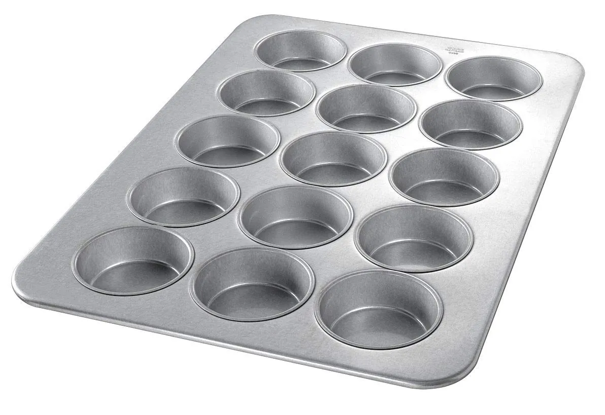 Chicago Metallic 45305 Mini Cake Muffin Pan,15 Moulds, Multicolor