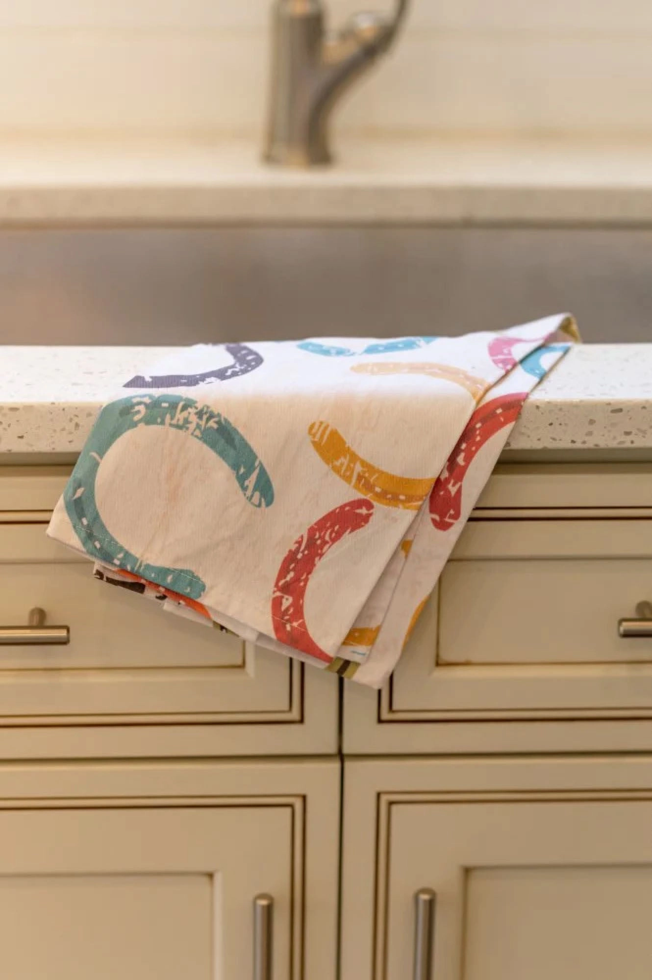 Colorful Horseshoes Kitchen Towel, 100% Cotton