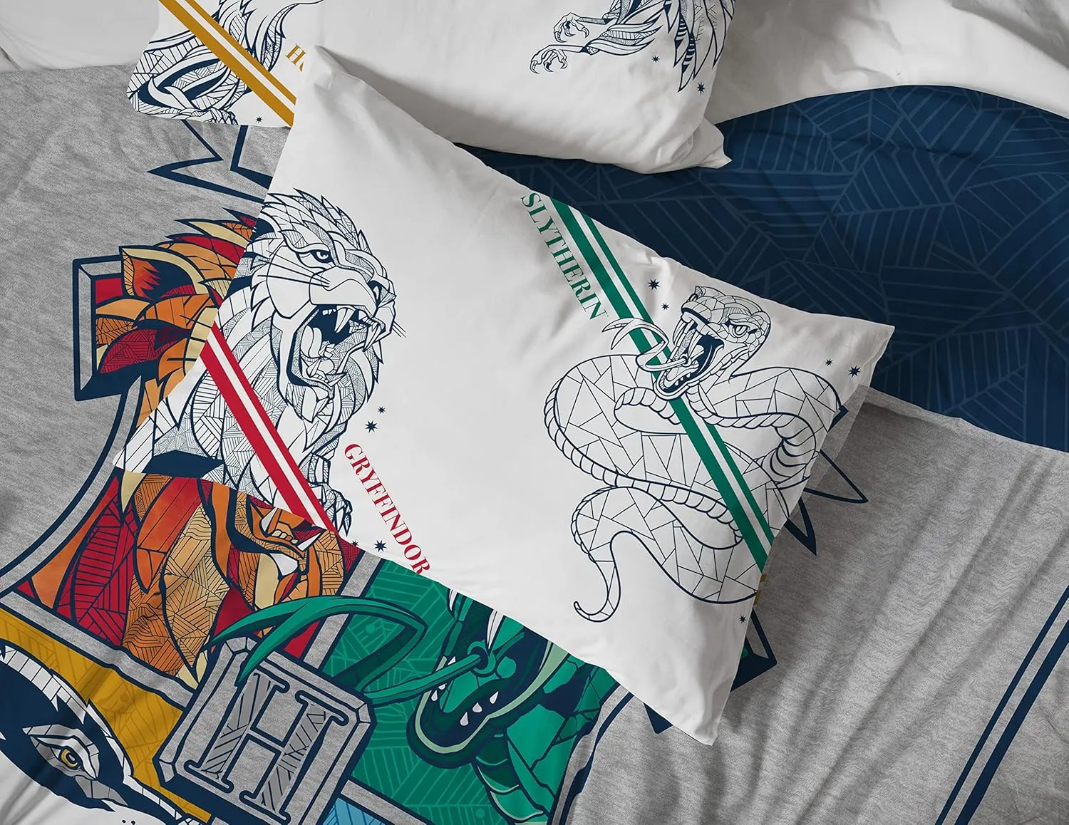 Jay Franco Harry Potter Stand Together 7 Piece Full Size Bed Set - Includes Comforter & Sheet Set - Super Soft Kids Bedding Fade Resistant Microfiber (Official Harry Potter Product)