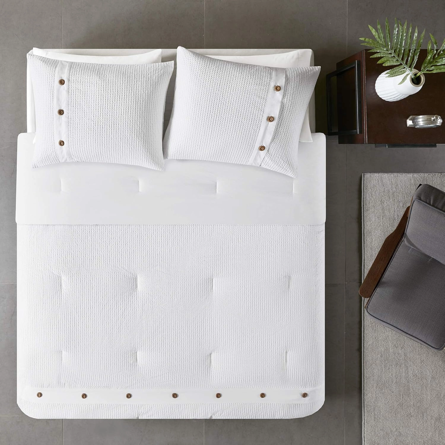 Madison Park Cozy Cotton Comforter Set Casual Modern Design All Season Bedding, Matching Shams, Full/Queen (90 in x 90 in), White 3 Piece