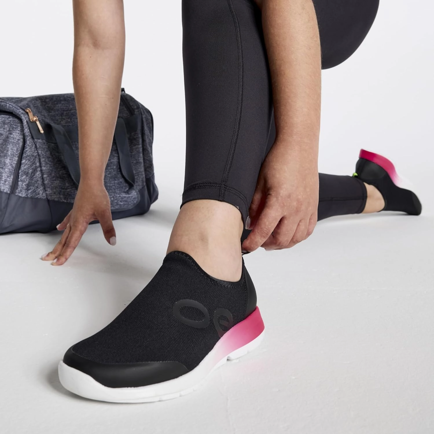 OOFOS OOmg Sport Low Recovery Shoe - Women’s