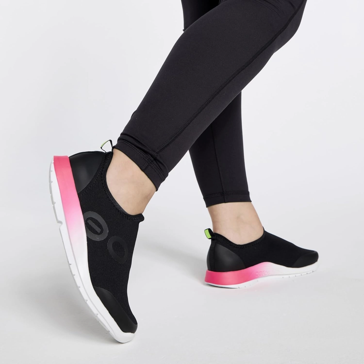 OOFOS OOmg Sport Low Recovery Shoe - Women’s