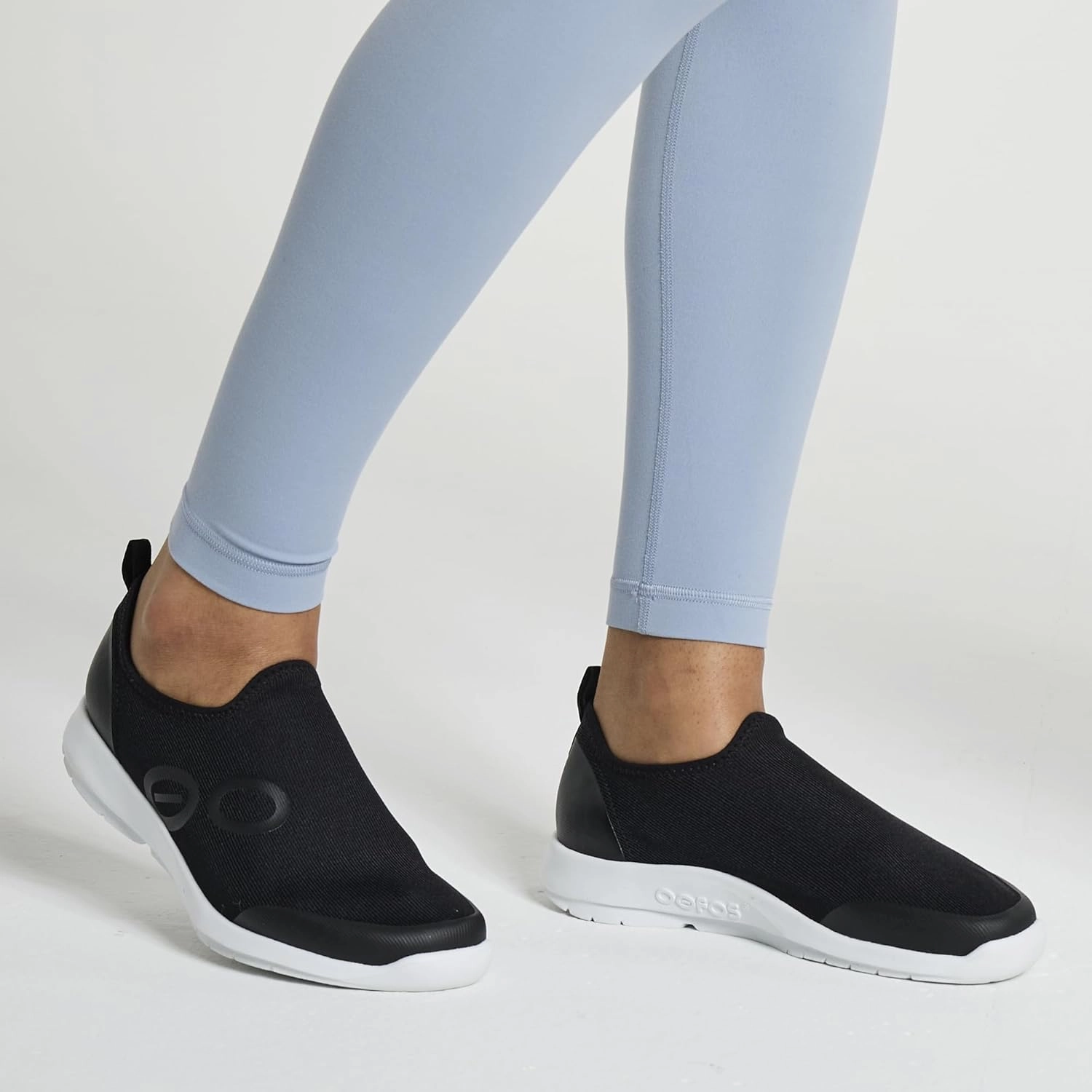 OOFOS OOmg Sport Low Recovery Shoe - Women’s