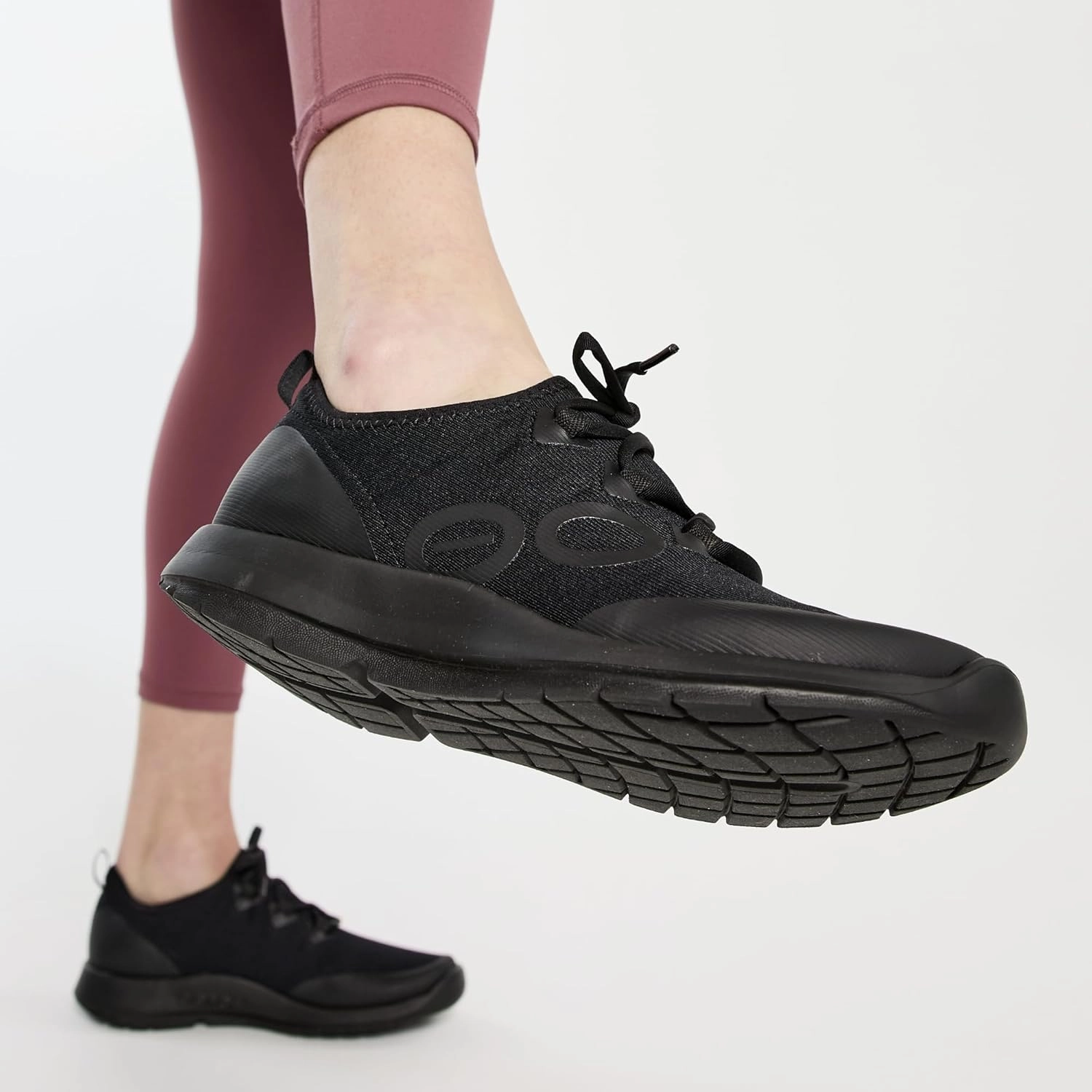 OOFOS OOmg Sport LS Low Recovery Shoe - Women’s