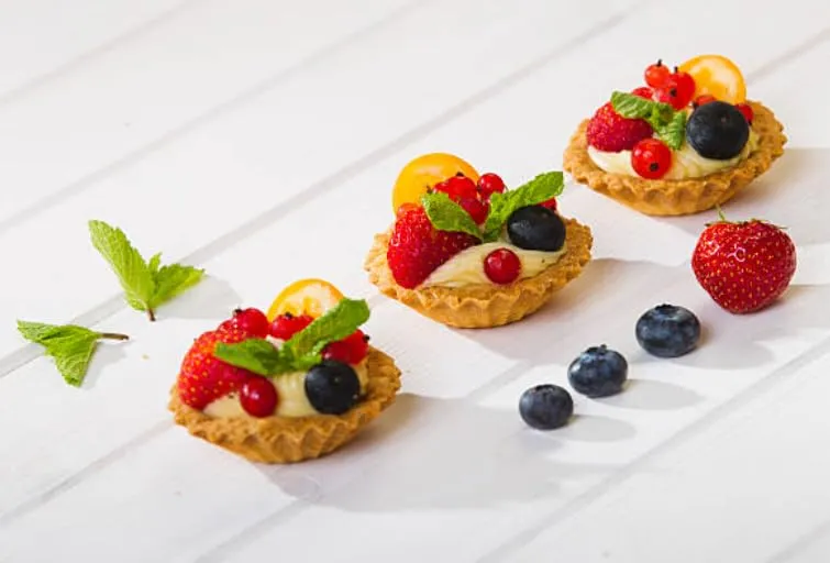 Pastry Chef's Boutique Premium Sweet Mini Tart Shell Tartlet Butter Sweet Mini for Exquisite Mini Desserts Wedding Buffet Partie Sweet Tables Restaurant Dessert 1.75'' - 240 pces