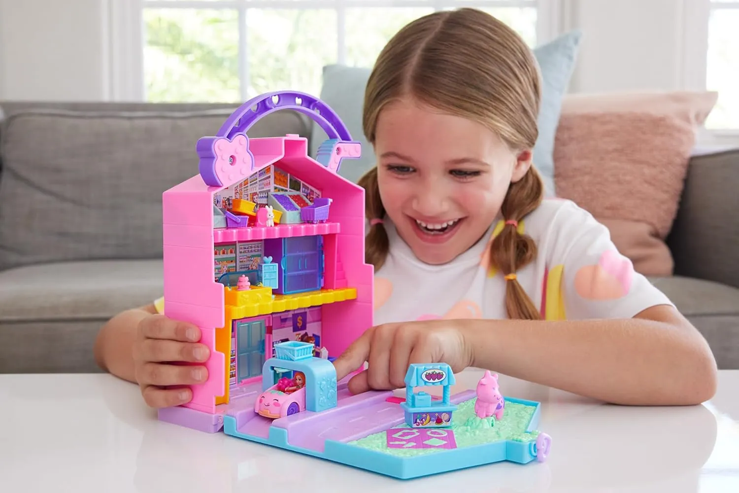 Polly Pocket Pollyville Fresh Market Dolls & Playset, Food Toy with 2 Micro Dolls, 12 Accessories Include Toy Car & Pet