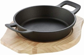 Rustika Mini Serving Pan Cast Iron Black 18 cm with Rubber Wood Serving Board