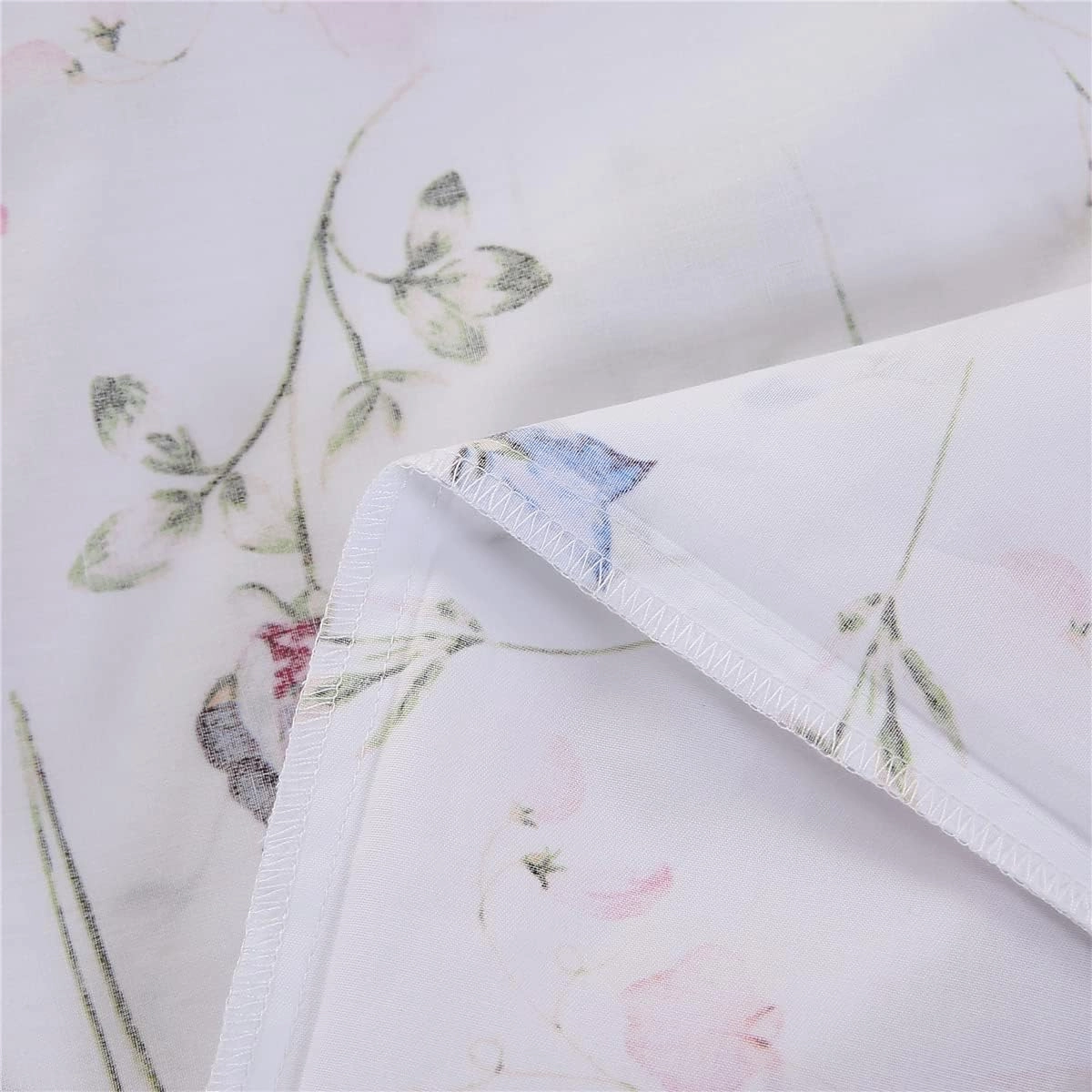 URBONUR 100% Cotton Pillowcases Set of 2 Standard Size Garden Pink Flowers Bees Printed Pillow Cases Soft Cooling Pillowcase Decorative Pillow Cover (Standard, 20x26 Inches, Pink Bee)